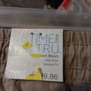 TIME AND TRU LINEN SHORT Mid rise Relaxed fit tan color